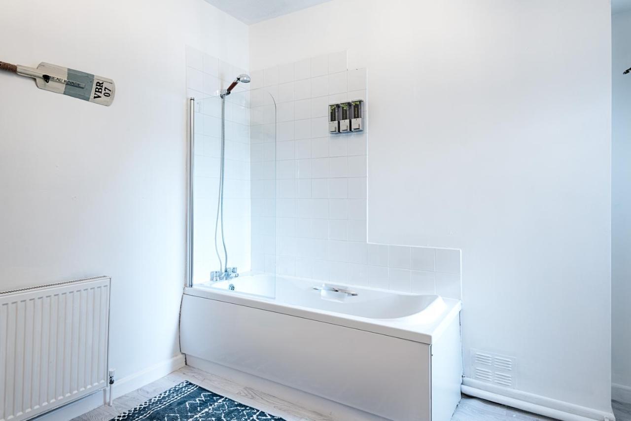 Free Parking, Spacious Rooms, Smart Tv'S All Rooms Swansea Eksteriør billede